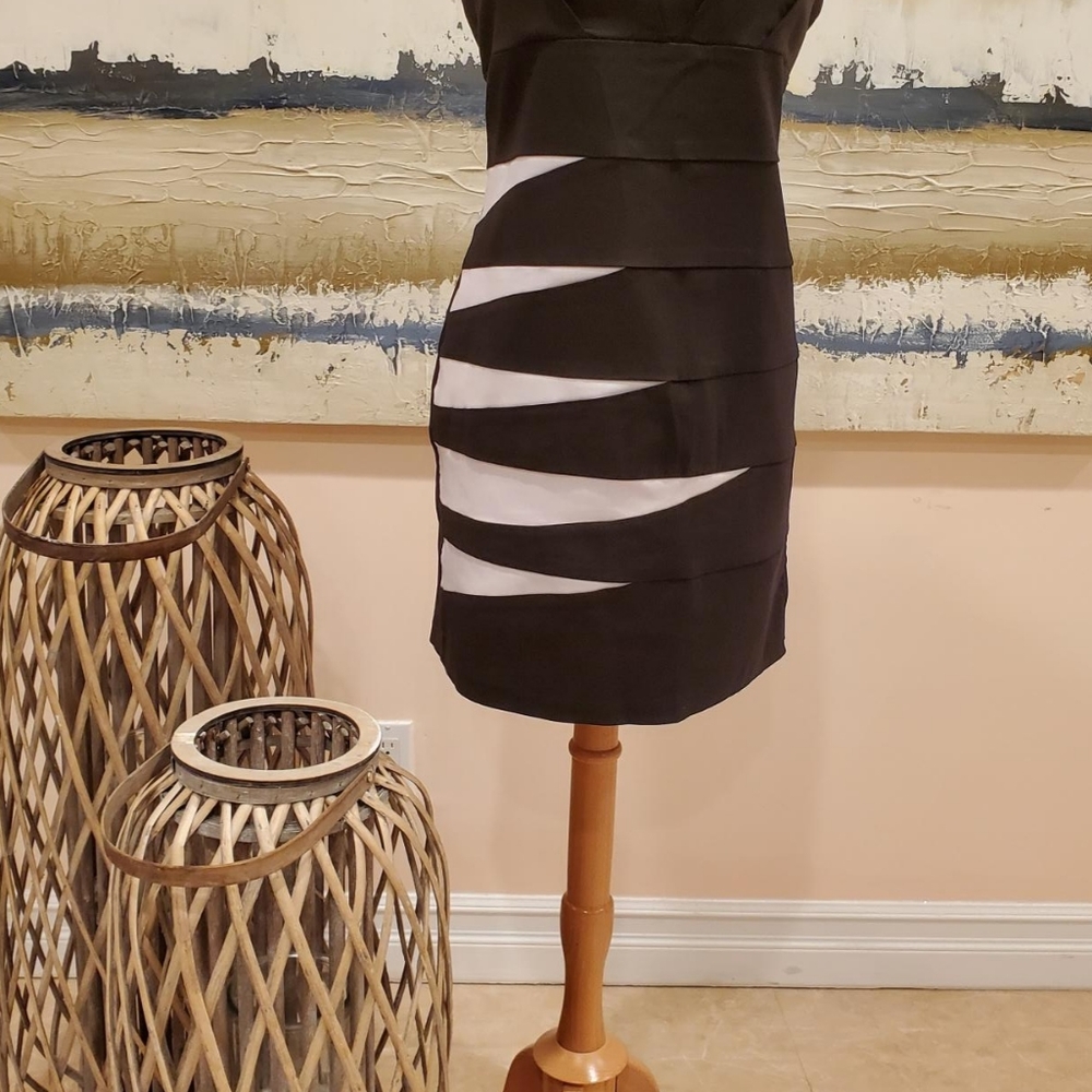 PLUS SIZE STRAPLESS COLOR BLOCK DRESS